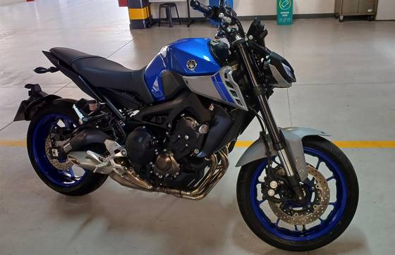 YAMAHA MT-09 